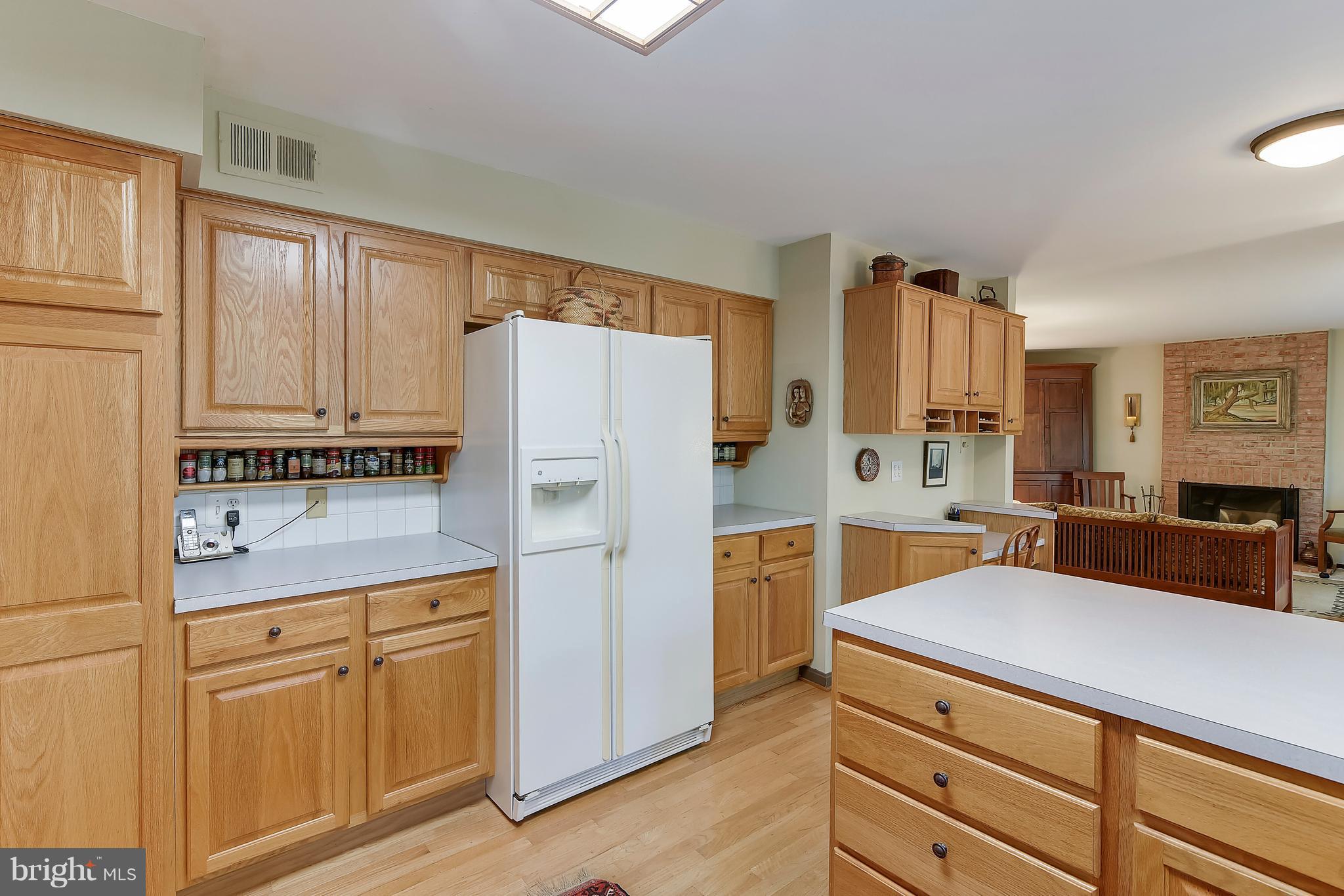 10908 Thanlet Lane Reston, VA 20190 - Photo 9 of 30 Kitchen