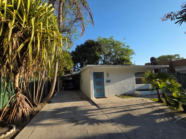 $2,950 | 829 Macy Street, West Palm Beach, FL 33405