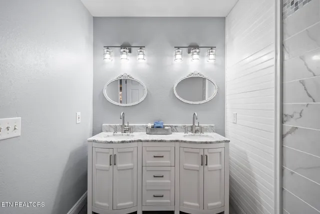 $569,900 | 1383 Old Bean Shed Road, Clarkrange, TN 38553