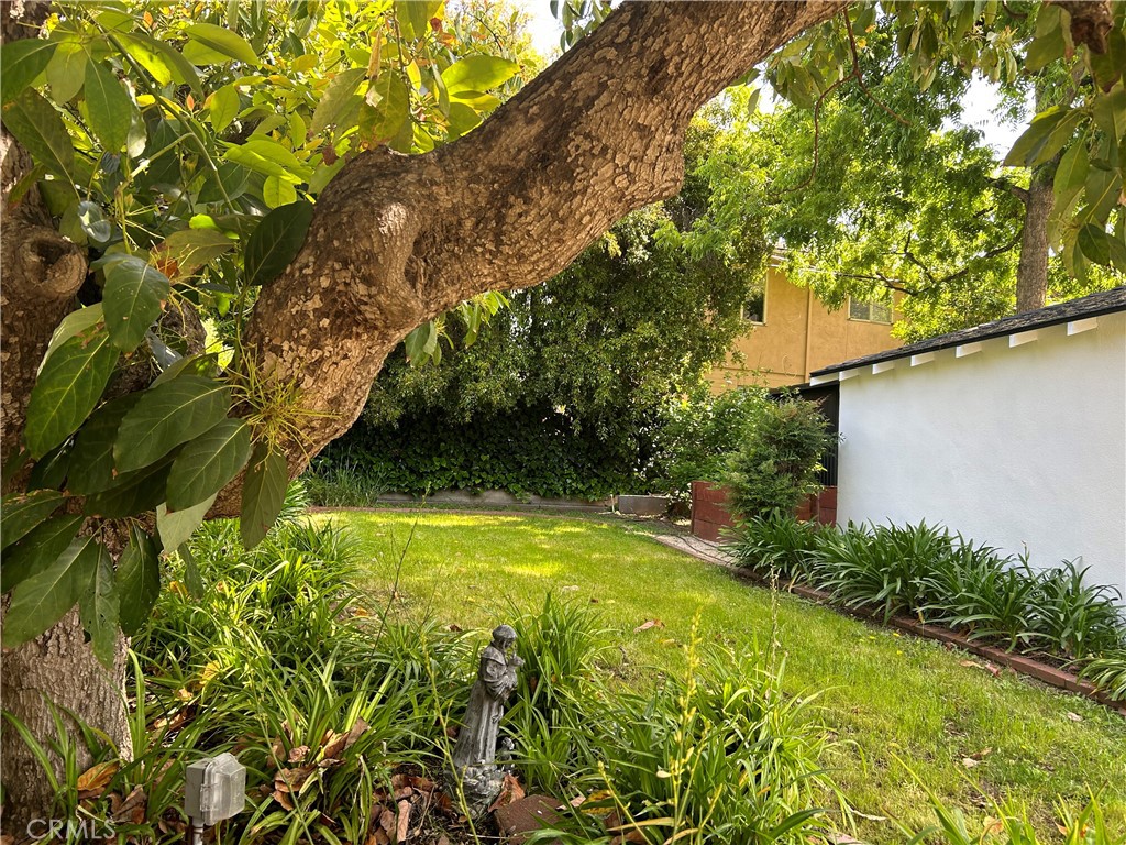 775 Morada Place Altadena, CA 91001 - Photo 31 of 32 a view of a backyard