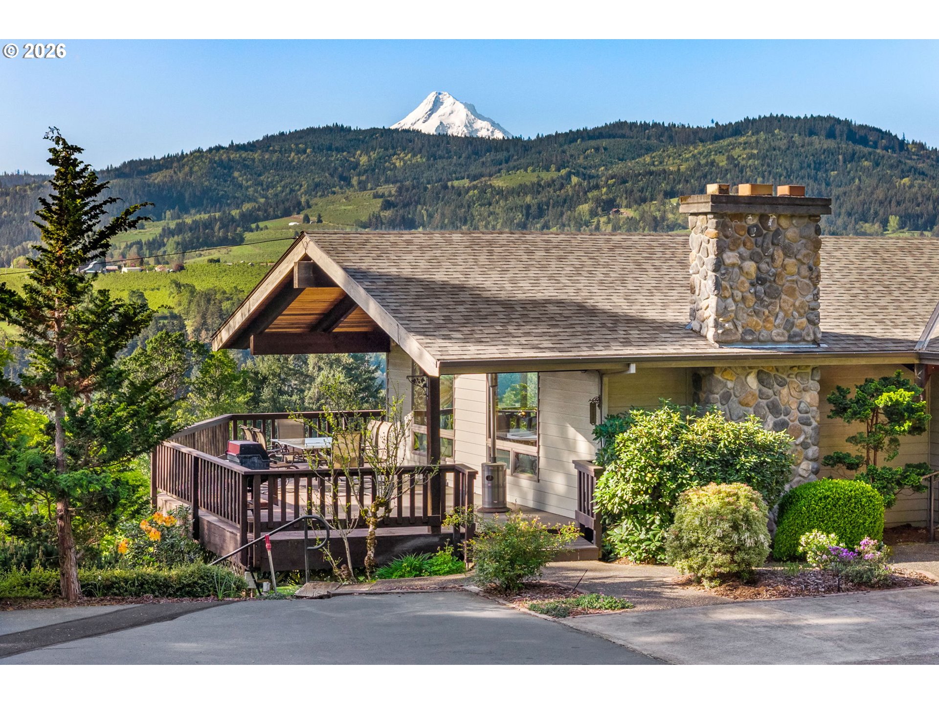 2250 Riverdale Road Hood River, OR 97031 - Photo 2 of 48