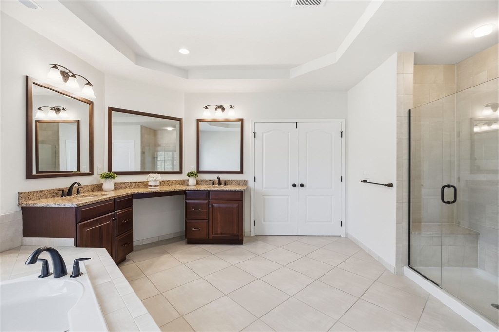 208 Mohawk Path Holliston, MA 01746 - Photo 16 of 35 Gallery Image 16