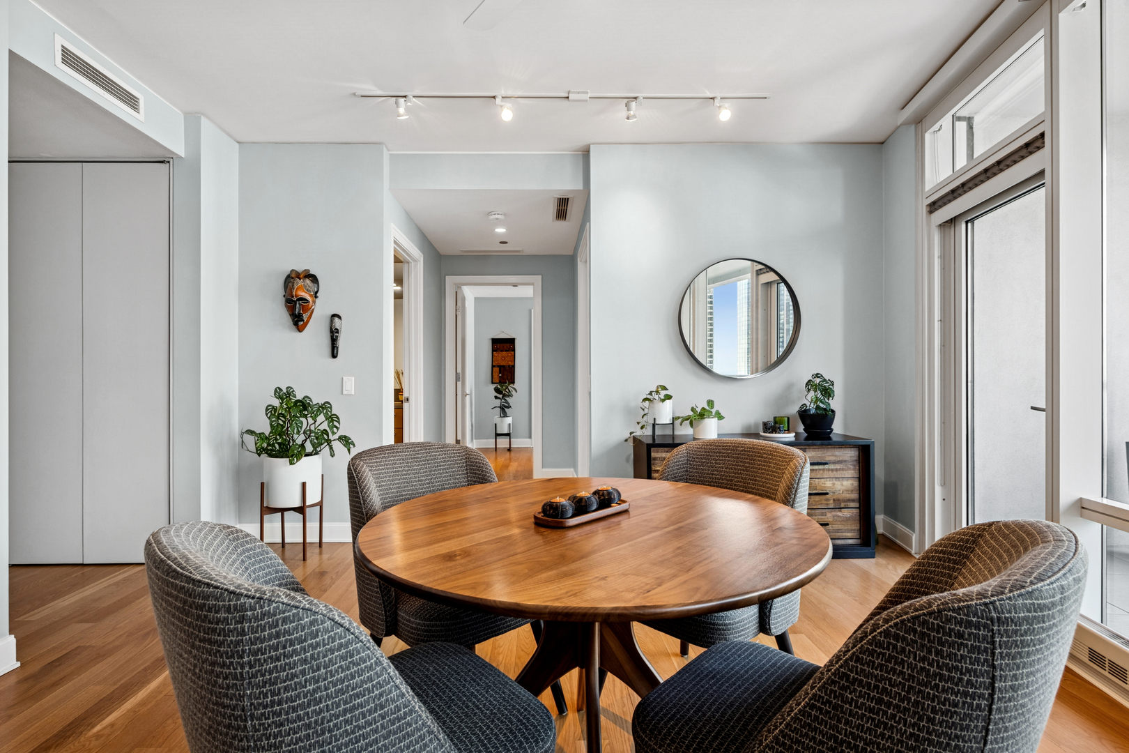 340 East Randolph Street, Unit 1102 Chicago, IL 60601 - Photo 6 of 39