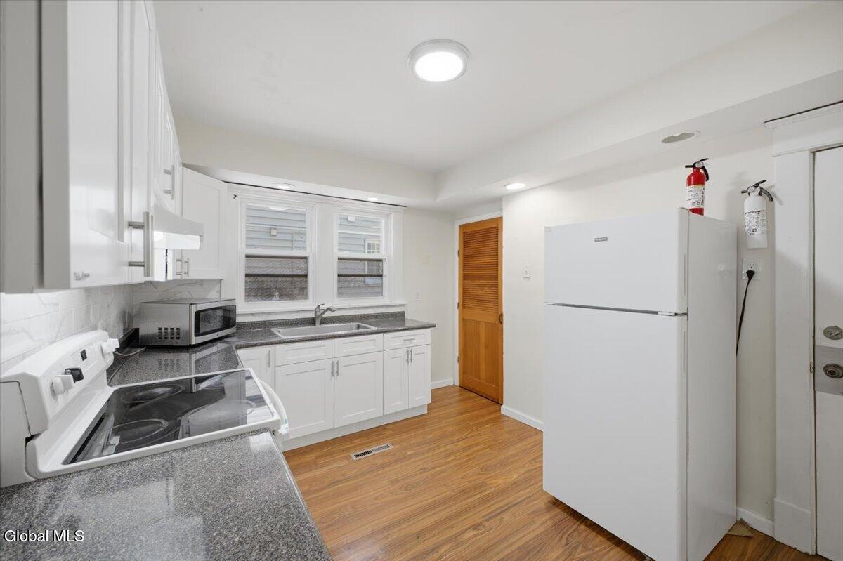 21 Hawk Street Schenectady, NY 12307 - Photo 16 of 29 Kitchen Apt 1