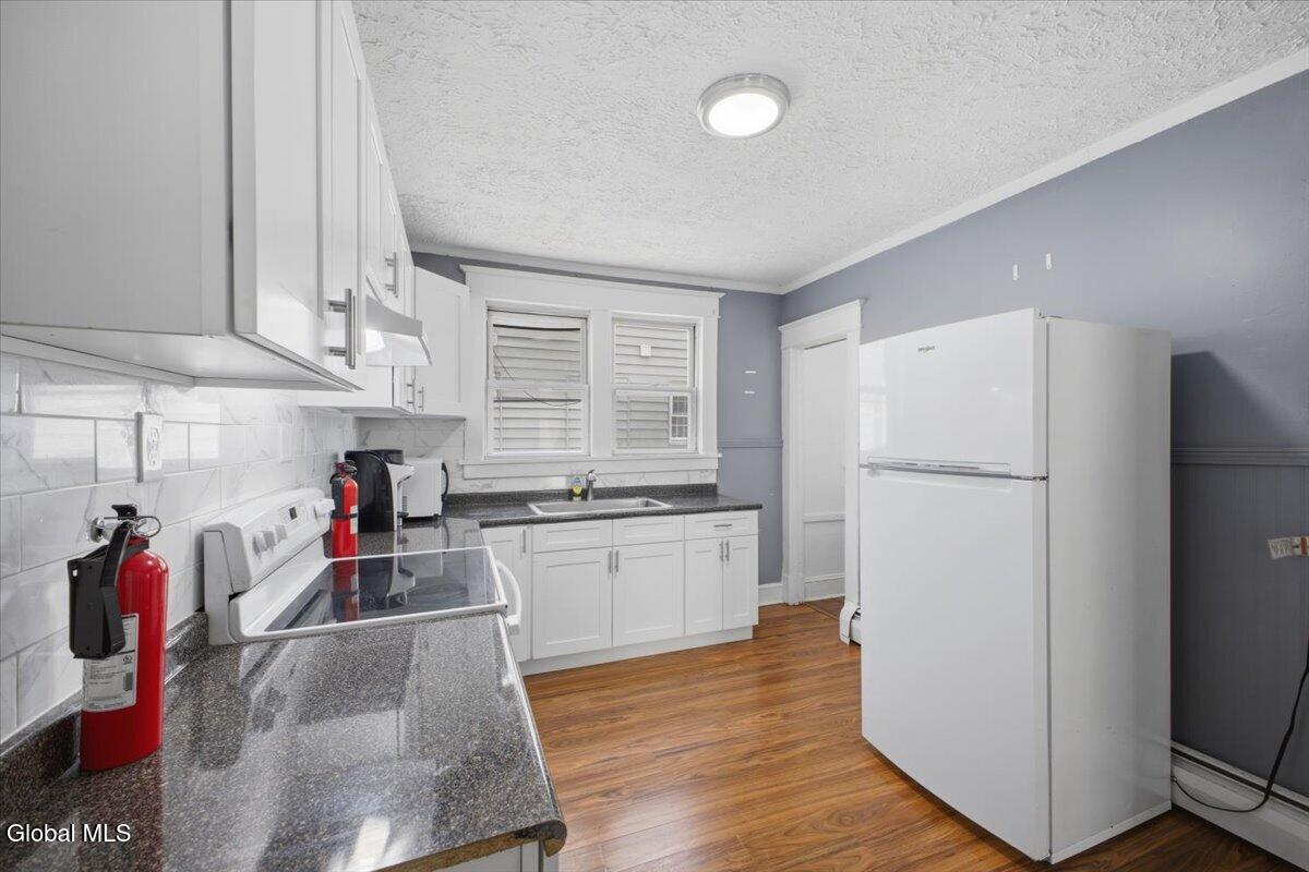 21 Hawk Street Schenectady, NY 12307 - Photo 26 of 29 Kitchen Apt 2
