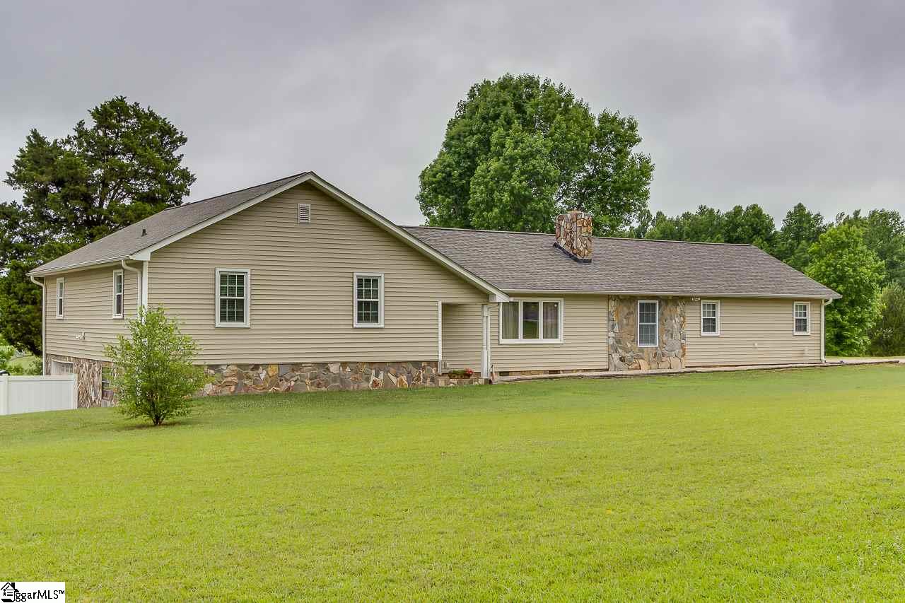 410 Barnett Road Greer, SC 29651 - Photo 2 of 34