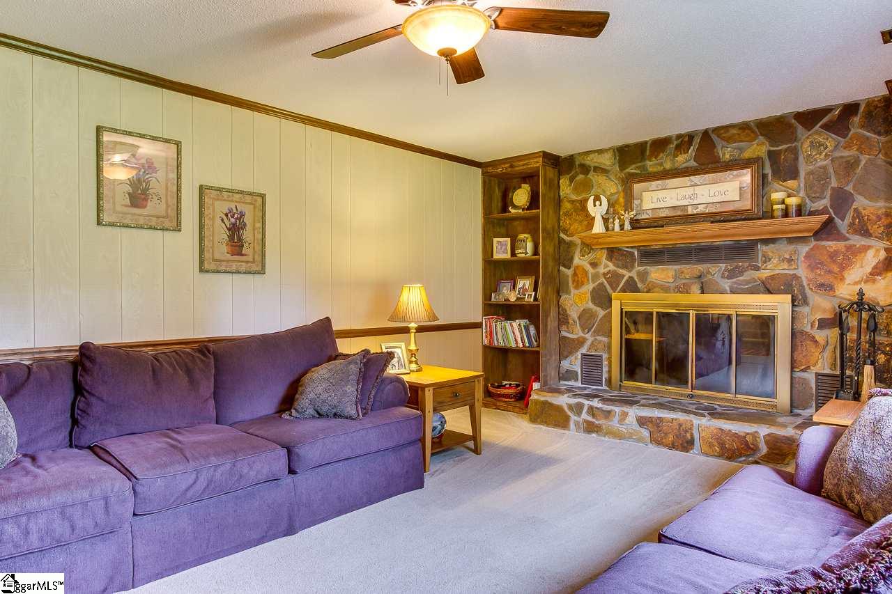 410 Barnett Road Greer, SC 29651 - Photo 11 of 34
