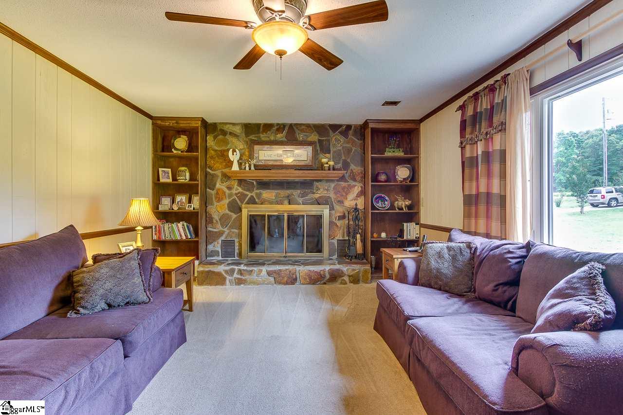 410 Barnett Road Greer, SC 29651 - Photo 12 of 34