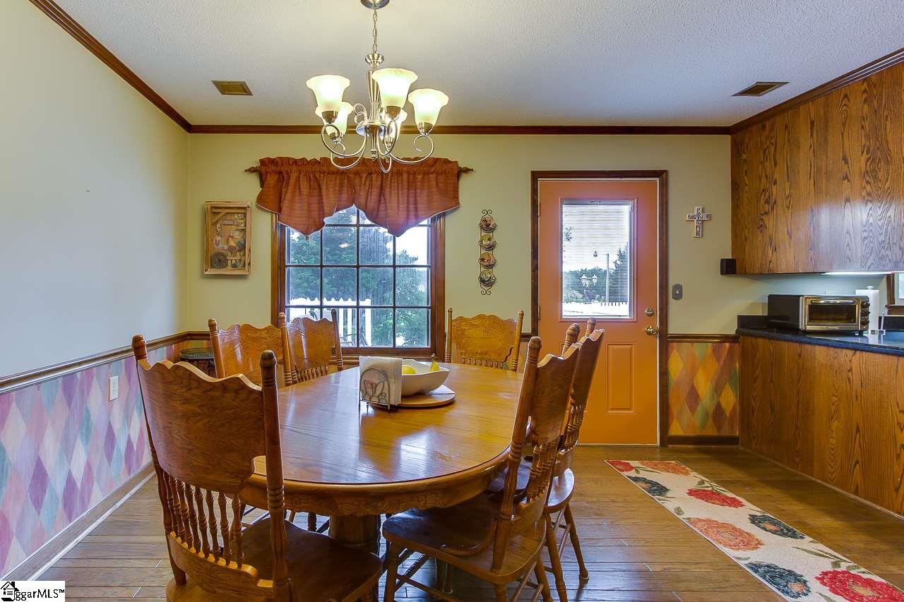 410 Barnett Road Greer, SC 29651 - Photo 13 of 34