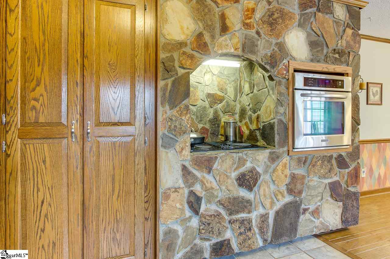 410 Barnett Road Greer, SC 29651 - Photo 18 of 34