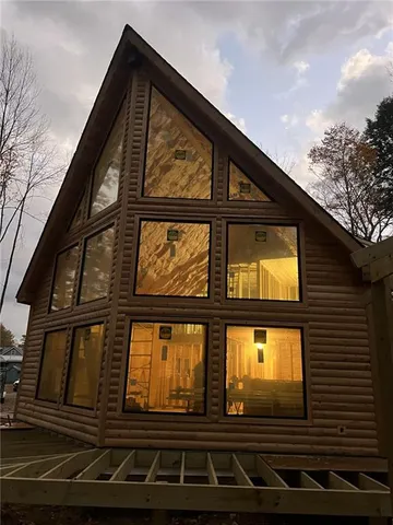 a view of an entryway of the house