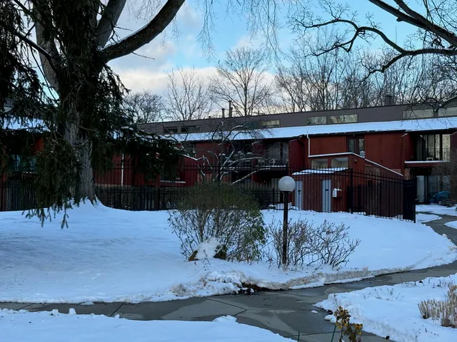 $103,500 | 2411 Packard Street, Unit 51E, Ann Arbor, MI 48104