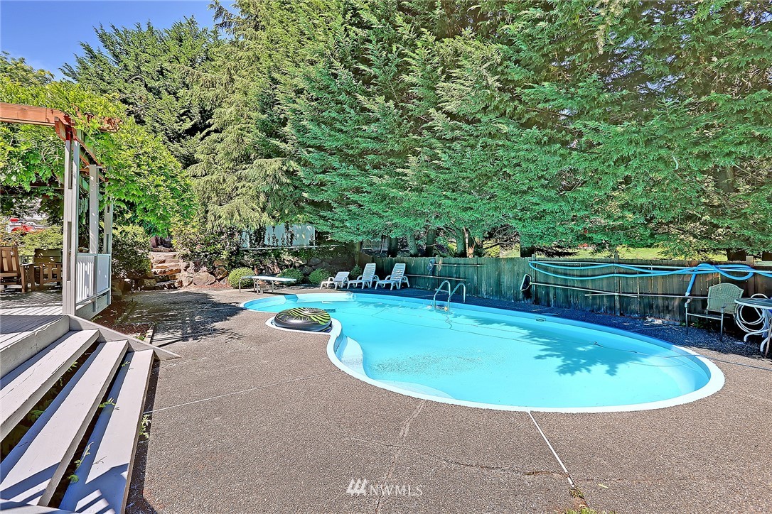 917 175th Street Southwest Bothell, WA 98012 - Photo 15 of 25