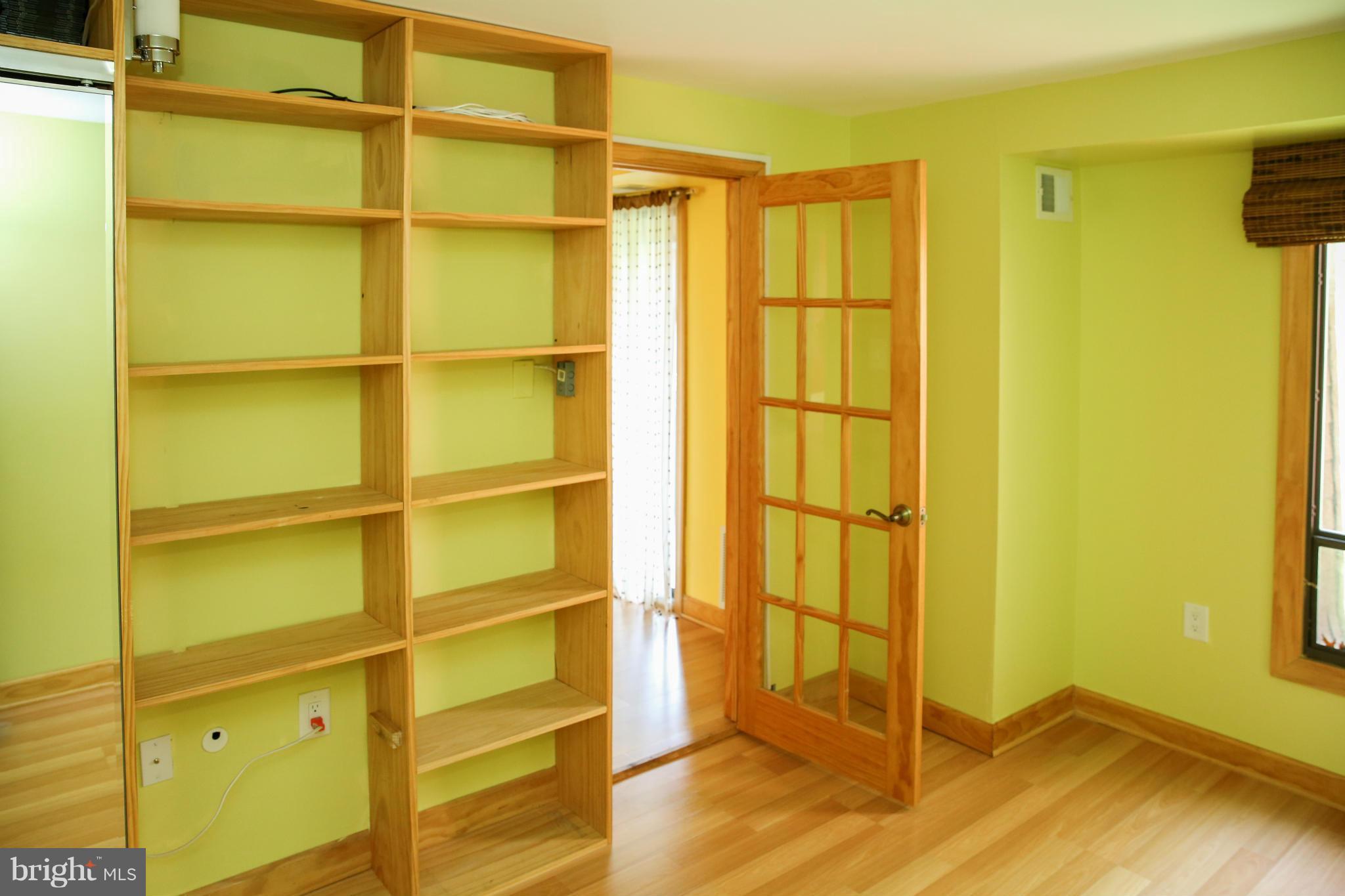 5251 West Running Brook Road, Unit 301 Columbia, MD 21044 - Photo 8 of 29 Family Room/Den