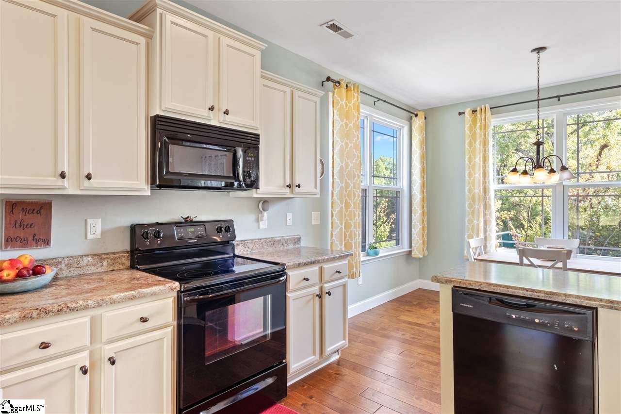 9 Dawson Road Greenville, SC 29609 - Photo 7 of 25
