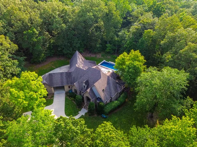 $1,195,000 | 205 Nature Ridge Road, Tullahoma, TN 37388