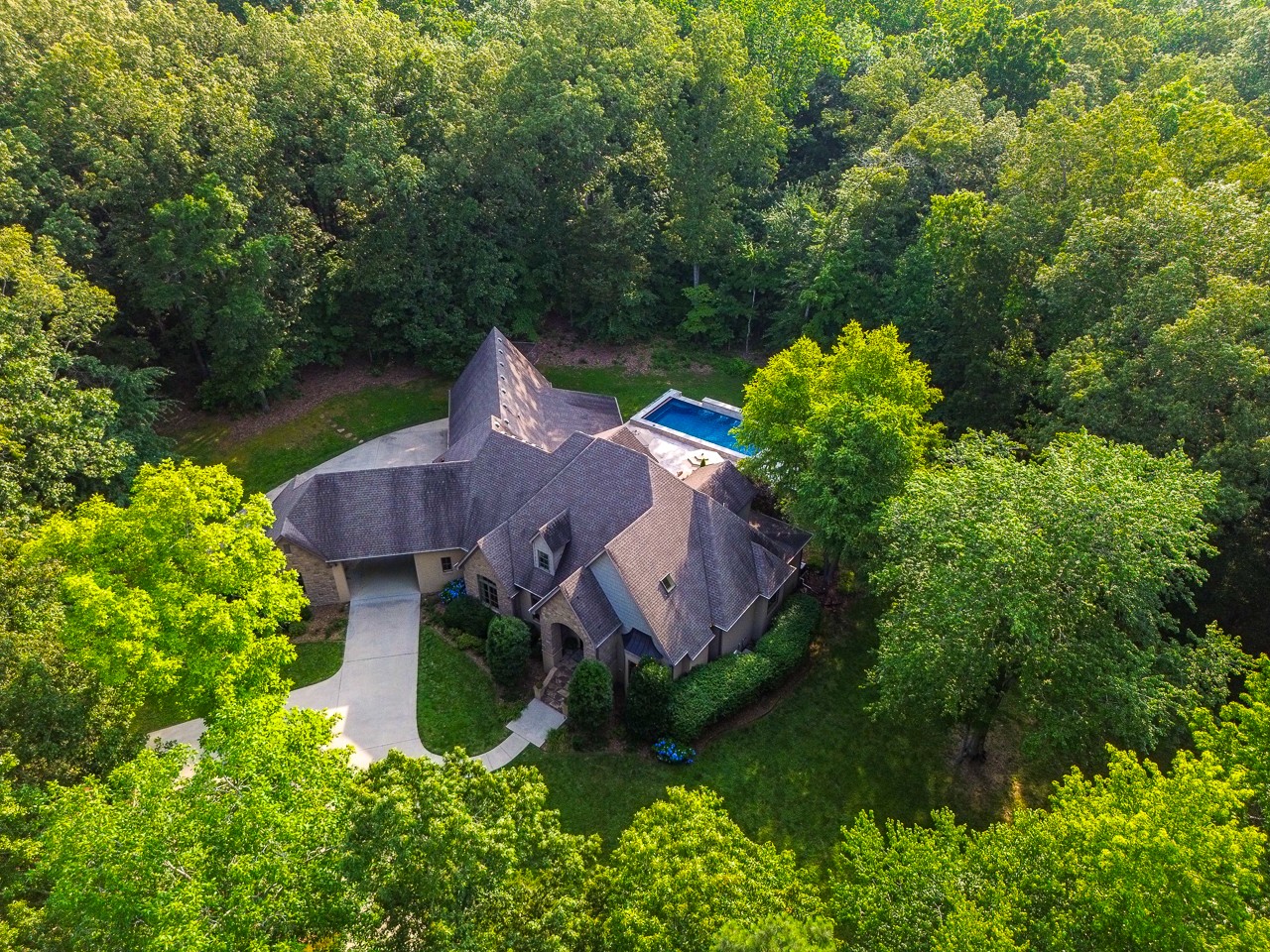 205 Nature Ridge Road Tullahoma, TN 37388 - Photo 54 of 58 an aerial view of a house with a yard and outdoor seating