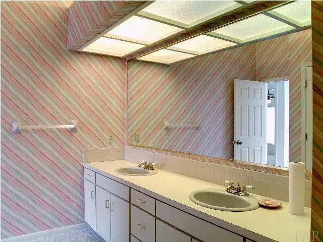 1502 Kings Road Cantonment, FL 32533 - Photo 13 of 24 Master Bath