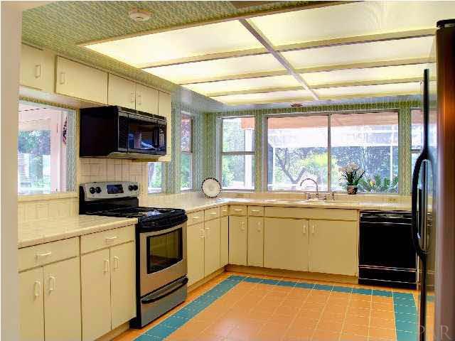 1502 Kings Road Cantonment, FL 32533 - Photo 9 of 24 Award winning kitchen
