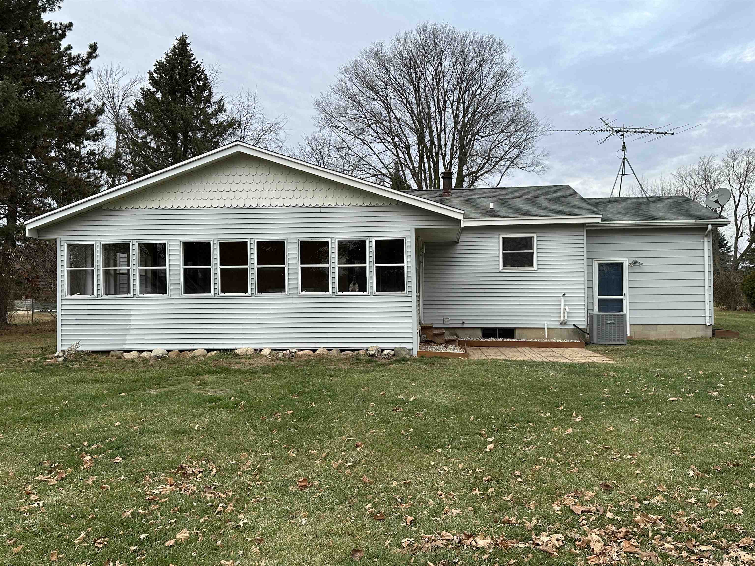 10289 East Lovejoy Road Perry, MI 48872 - Photo 40 of 46 50097208-39.JPG