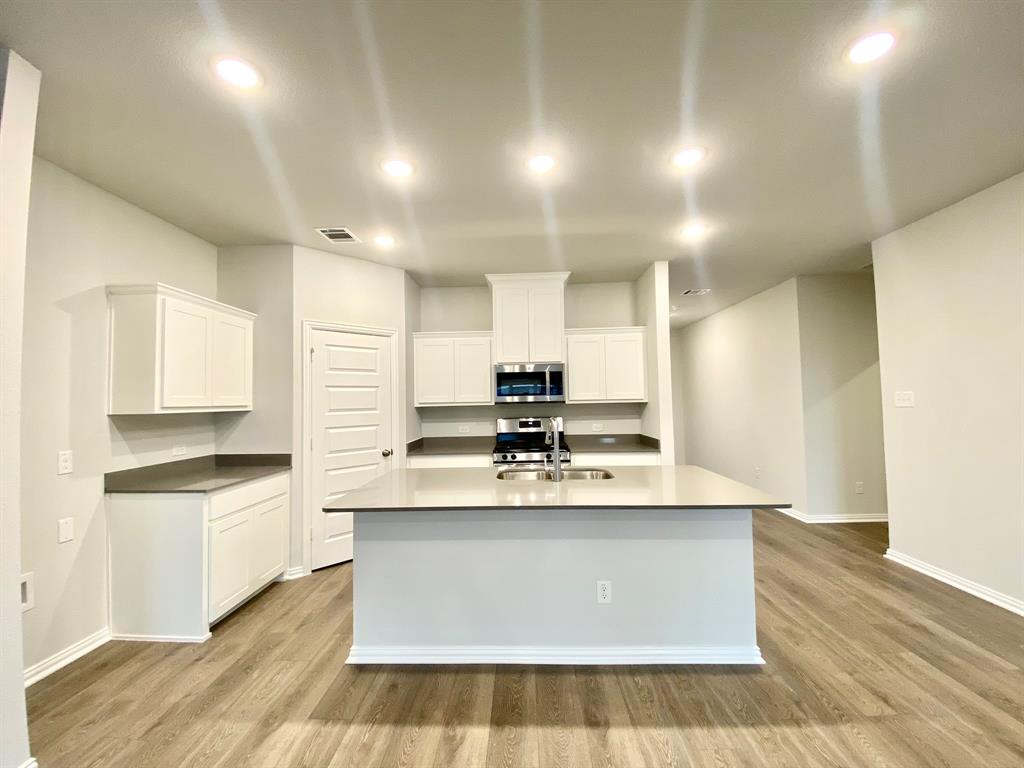 615 Metallic Tree Lane Van Alstyne, TX 75495 - Photo 10 of 24