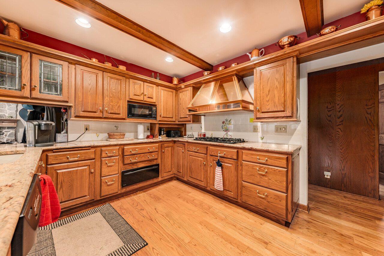 15555 Esser Court Brookfield, WI 53005 - Photo 12 of 61 Anyone a chef?
