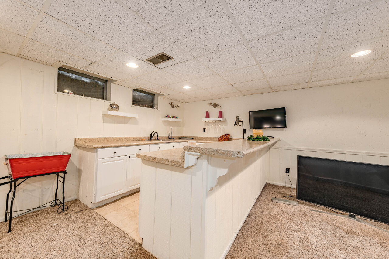 15555 Esser Court Brookfield, WI 53005 - Photo 29 of 61 entertain, entertain