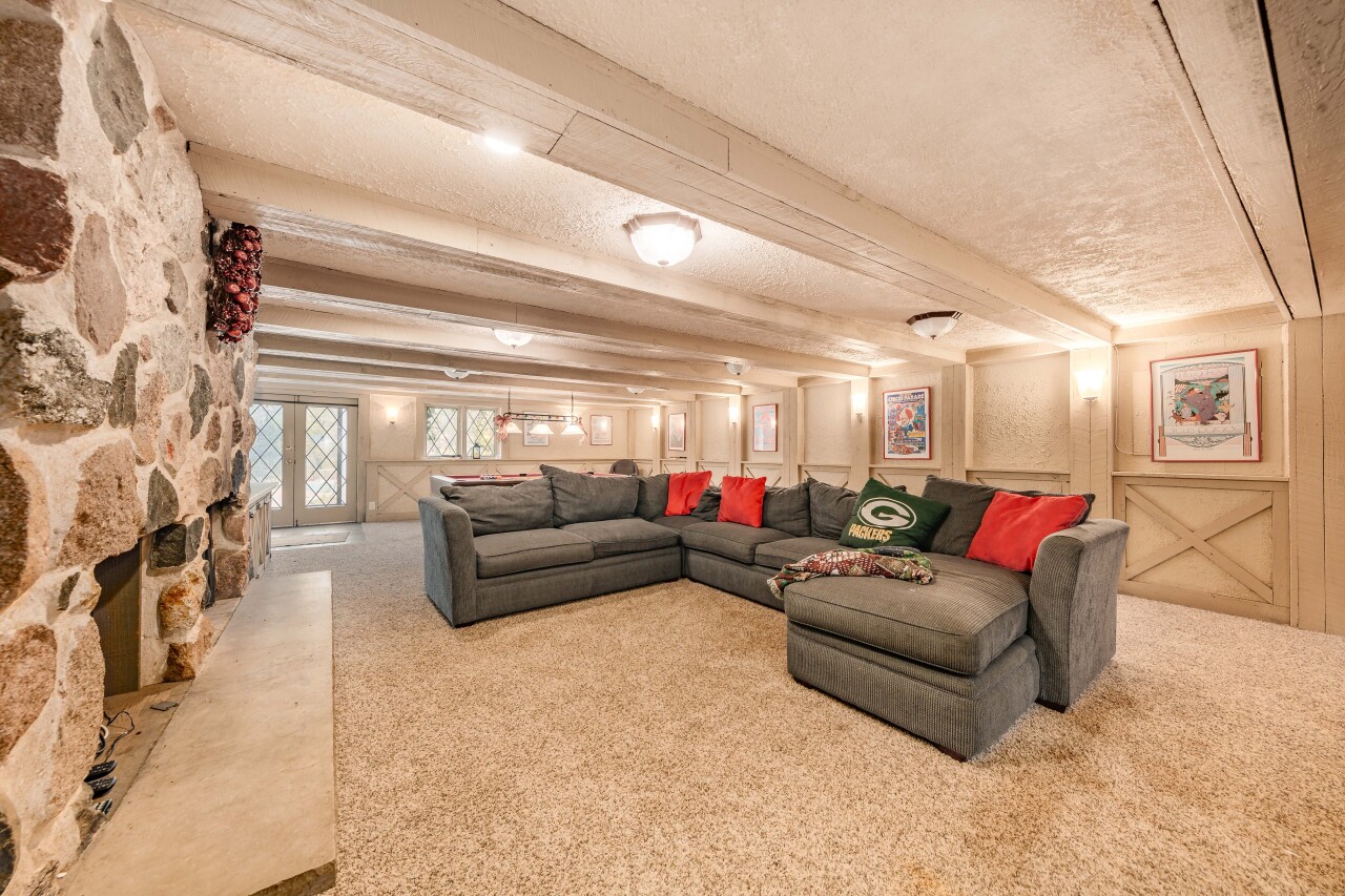 15555 Esser Court Brookfield, WI 53005 - Photo 32 of 61 Rec Room