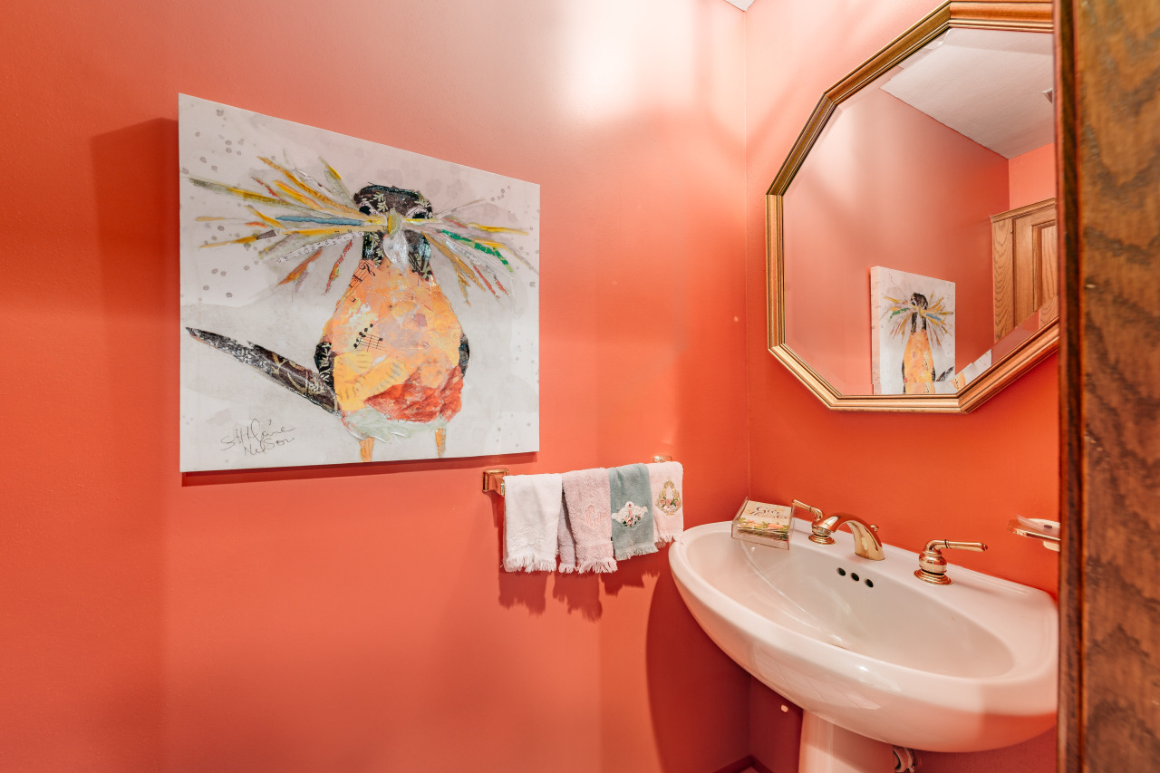 15555 Esser Court Brookfield, WI 53005 - Photo 40 of 61 Bath