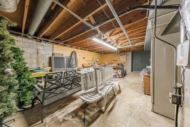 $1,300,000 | 15555 Esser Court, Brookfield, WI 53005