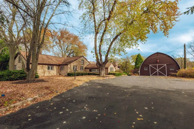 $1,300,000 | 15555 Esser Court, Brookfield, WI 53005