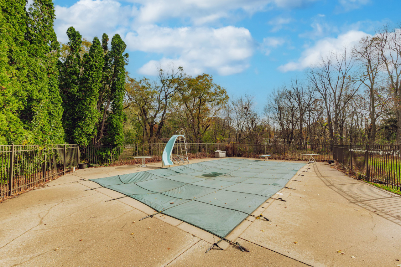 15555 Esser Court Brookfield, WI 53005 - Photo 52 of 61 Well maintained Pool