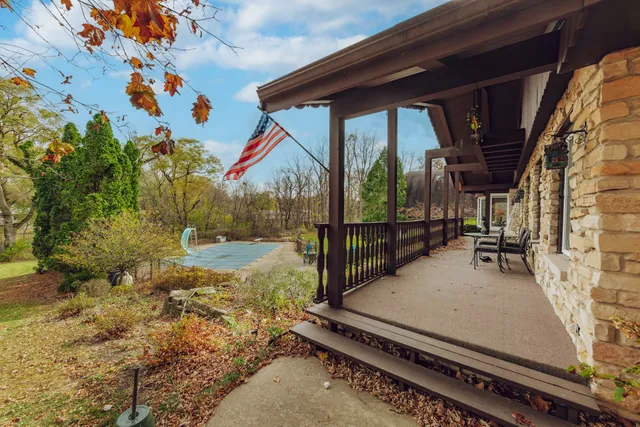 $1,300,000 | 15555 Esser Court, Brookfield, WI 53005