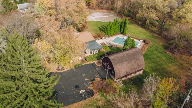 $1,300,000 | 15555 Esser Court, Brookfield, WI 53005