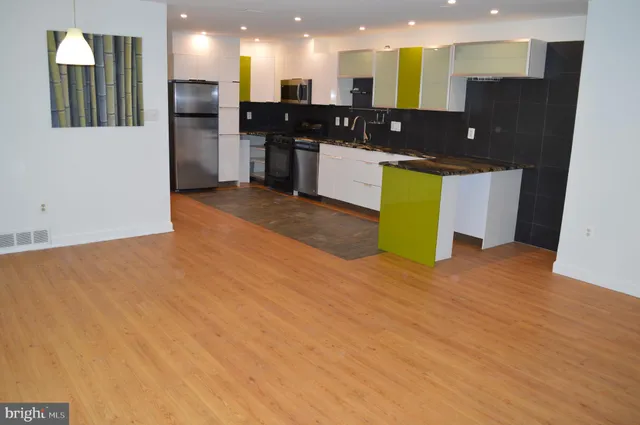 $2,000 | 10026 Mosby Woods Drive, Unit 165, Fairfax, VA 22030