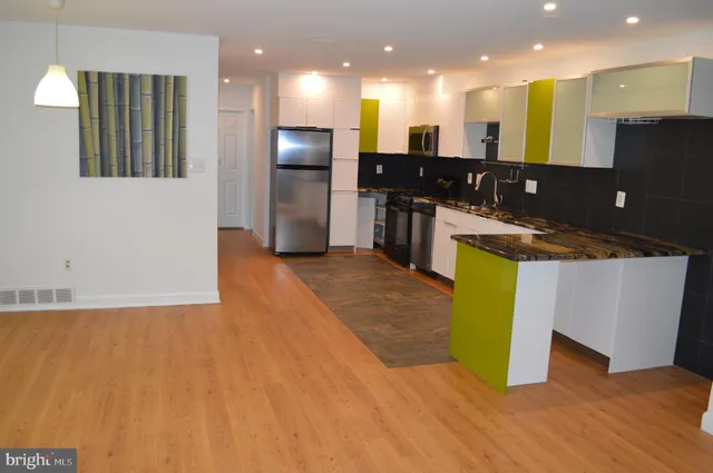 $2,000 | 10026 Mosby Woods Drive, Unit 165, Fairfax, VA 22030