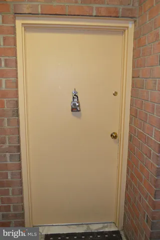 $2,000 | 10026 Mosby Woods Drive, Unit 165, Fairfax, VA 22030