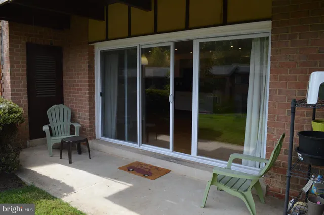 $2,000 | 10026 Mosby Woods Drive, Unit 165, Fairfax, VA 22030