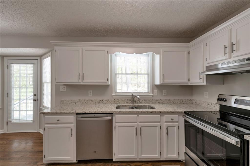 252 Amber Way Dallas, GA 30157 - Photo 11 of 40 Gallery Image 11