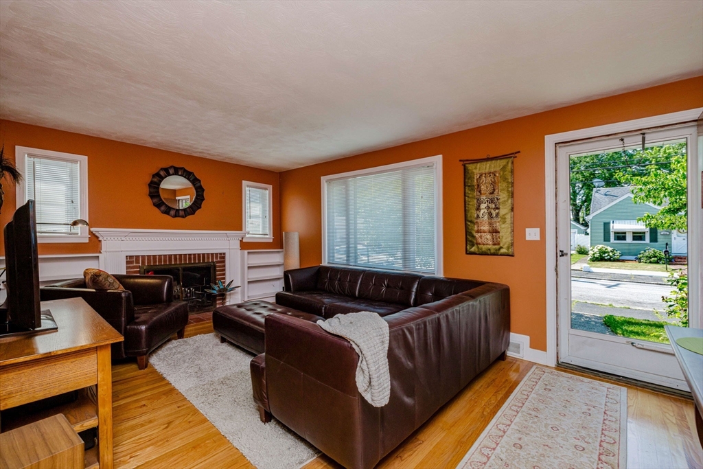 156 Harris Street Pawtucket, RI 02861 - Photo 12 of 41
