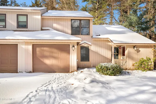 $319,900 | 130 Thimbleberry Road, Ballston Spa, NY 12020