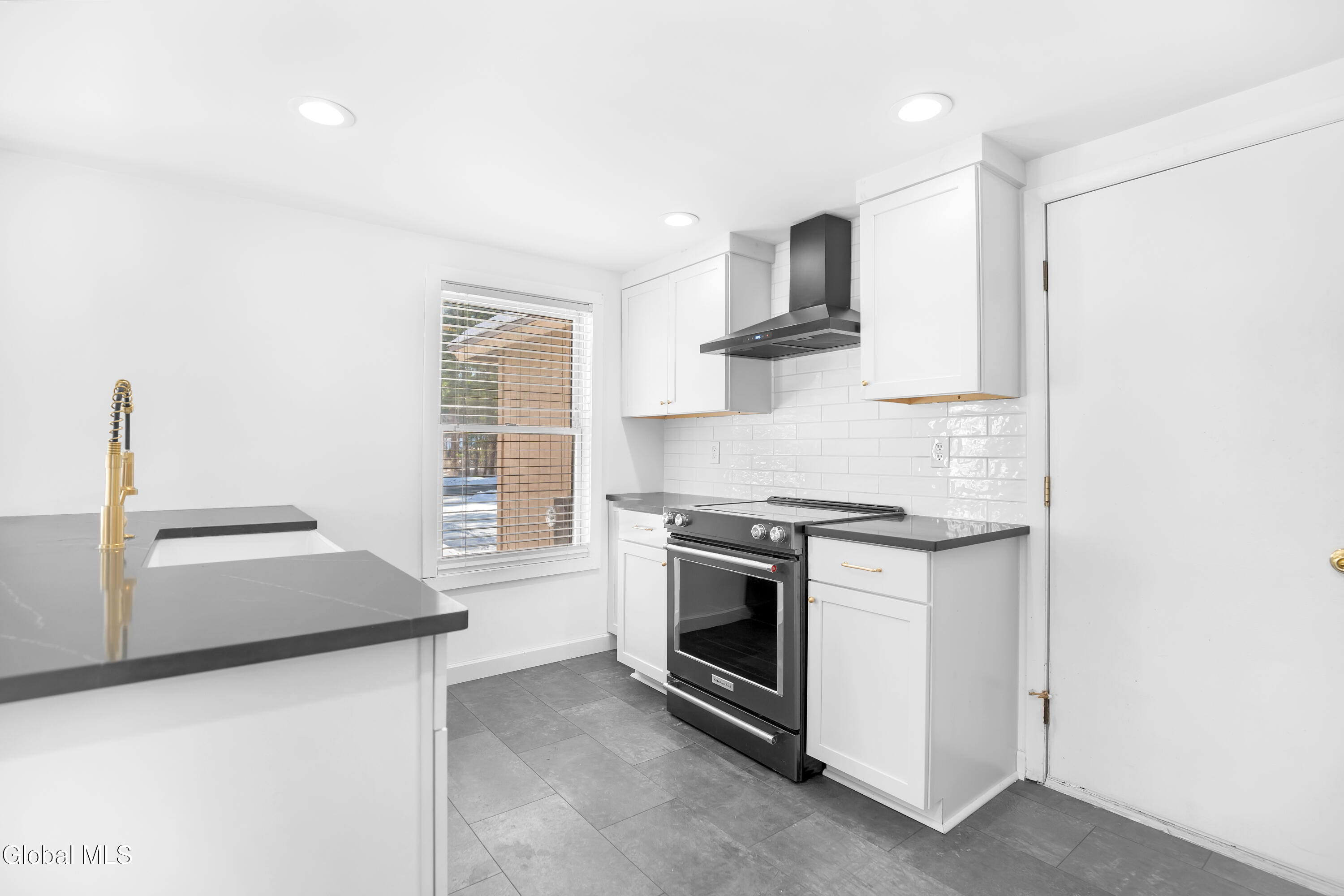 130 Thimbleberry Road Ballston Spa, NY 12020 - Photo 14 of 33 130 Thimbleberry Rd Ballston Spa (12)