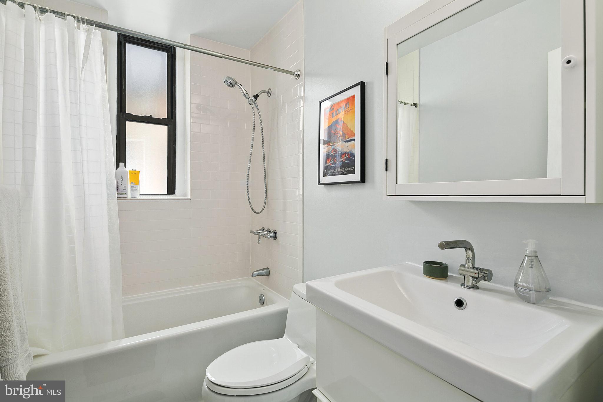 147 R Street Northeast, Unit 11 Washington, DC 20002 - Photo 33 of 39 Full bathroom