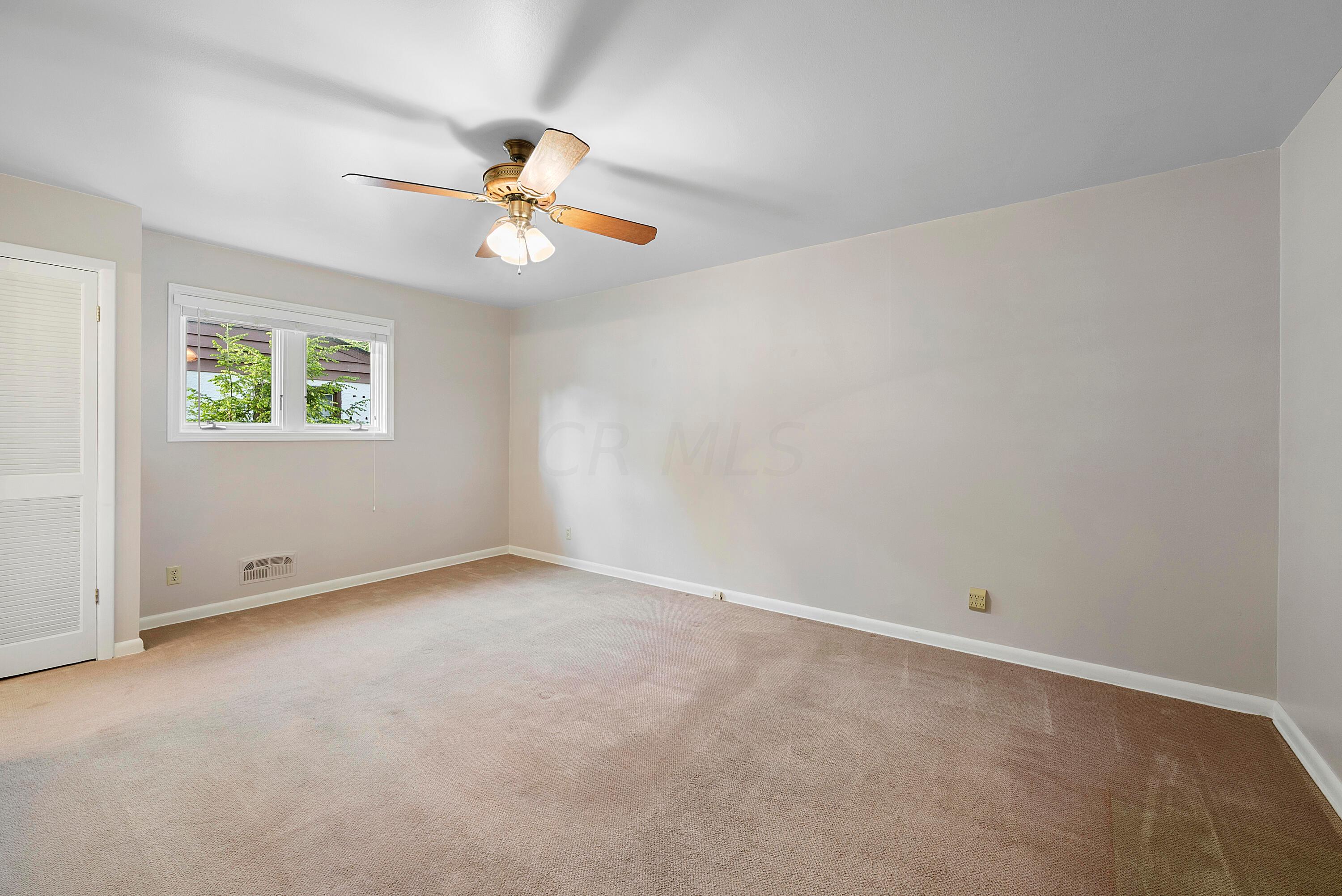 2718 Mt Holyoke Road Columbus, OH 43221 - Photo 25 of 57 Primary suite