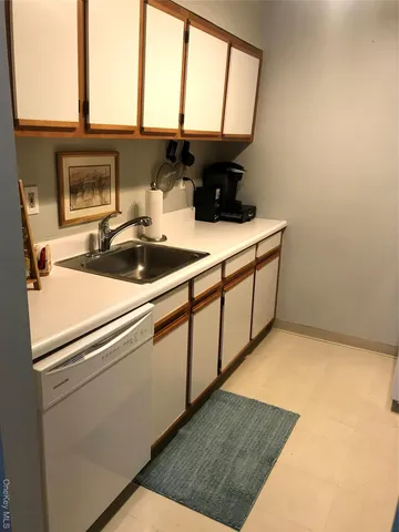 $2,400 | 400 Mt Pleasant Avenue, Unit 1H, Mamaroneck, NY 10543