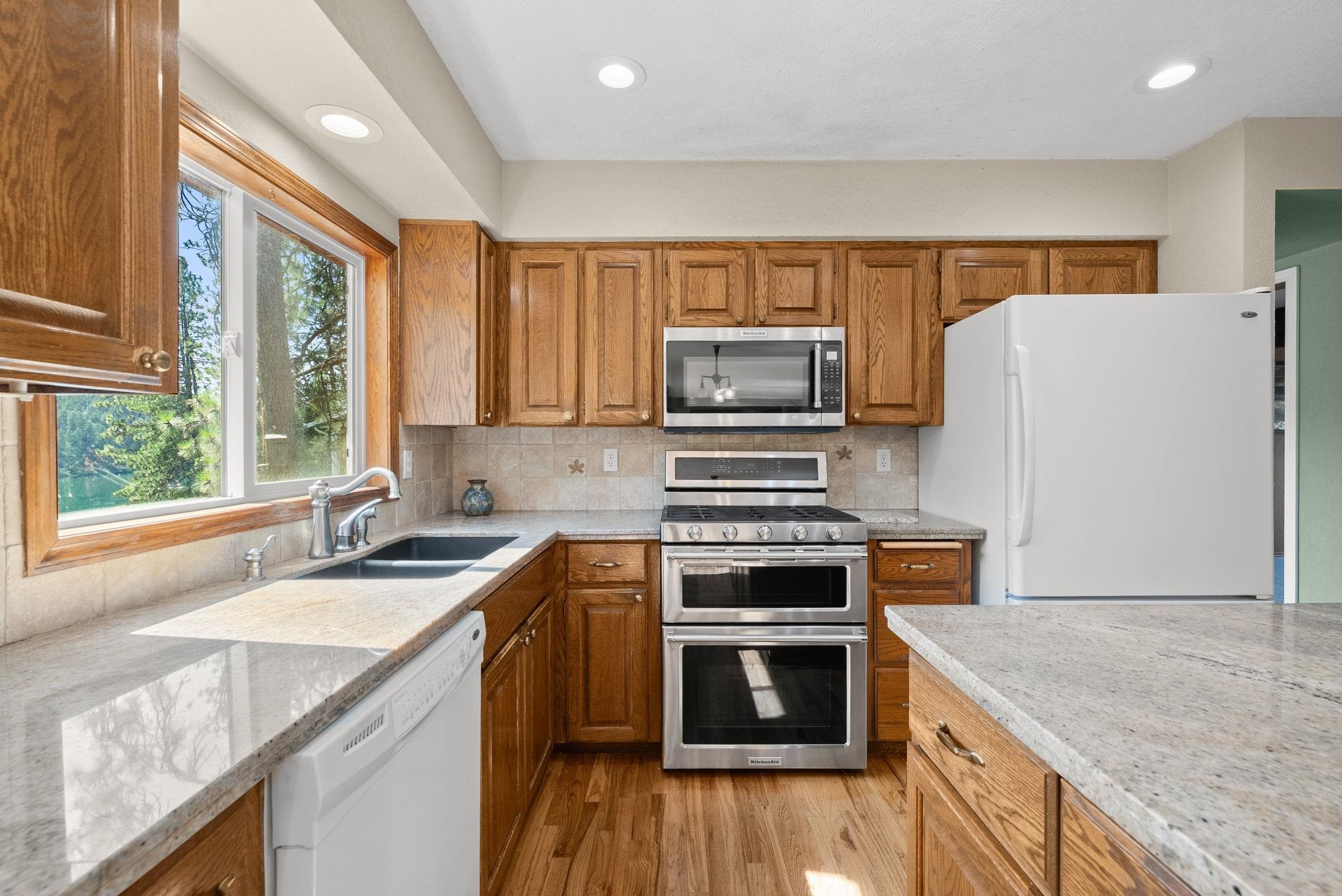 318 East Shore Road Nine Mile Falls, WA 99026 - Photo 12 of 50