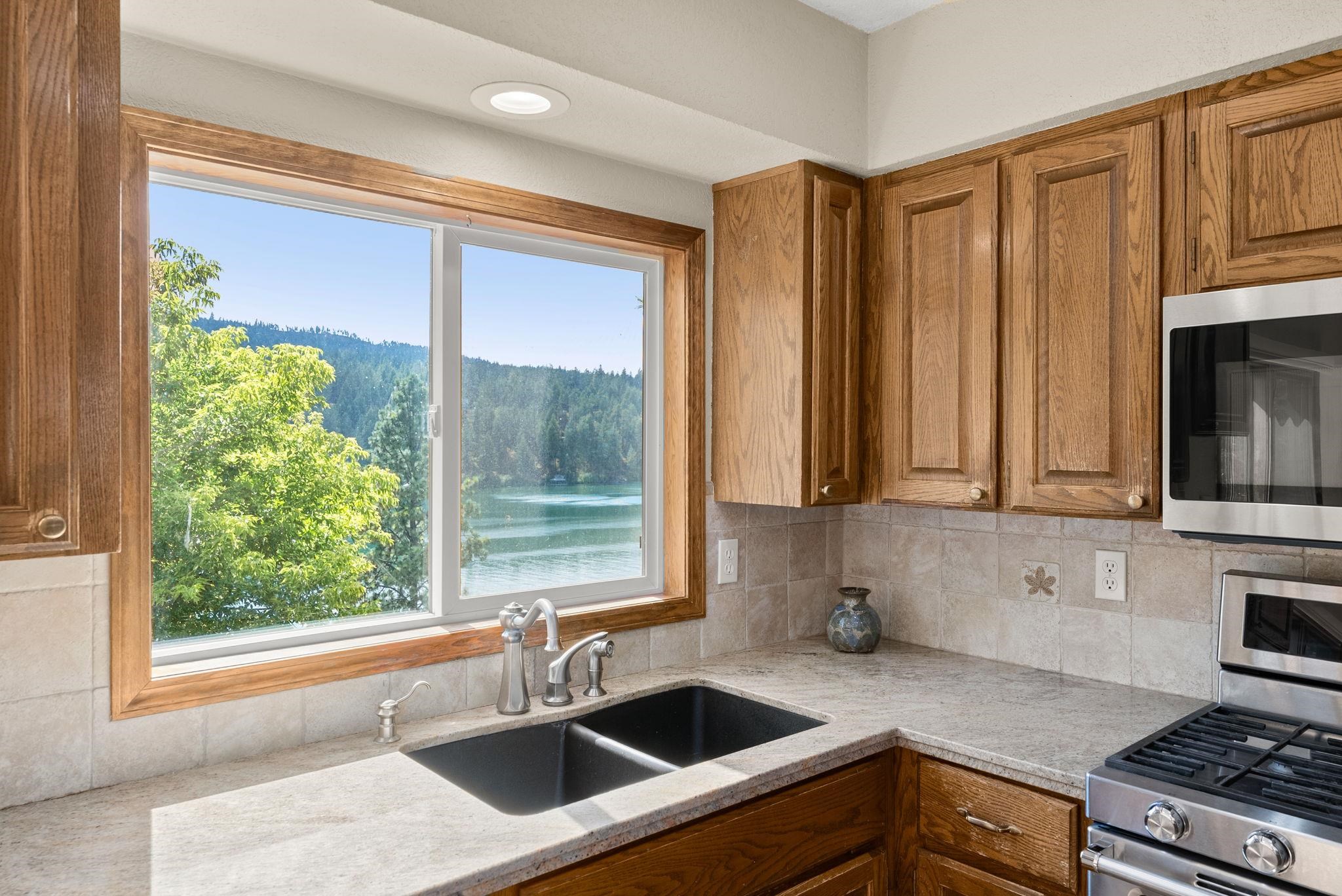 318 East Shore Road Nine Mile Falls, WA 99026 - Photo 13 of 50