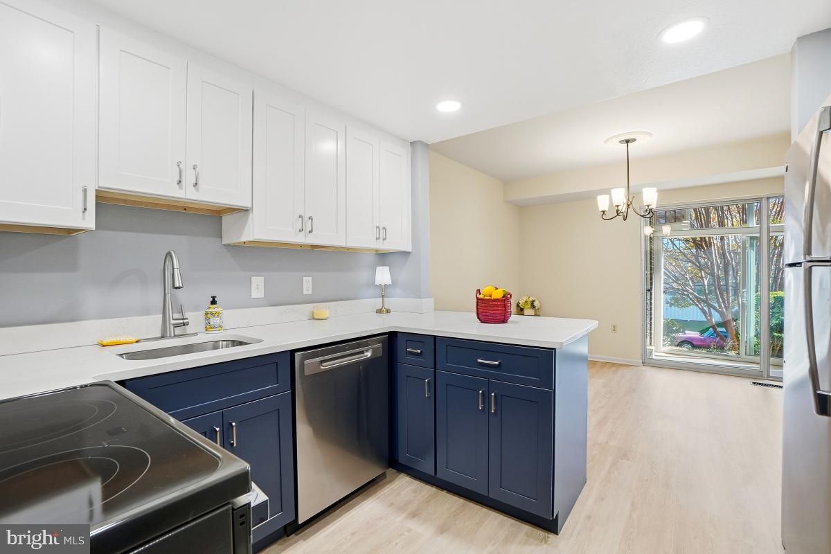 3362 Gleneagles Drive, Unit 711D Silver Spring, MD 20906 - Photo 5 of 26 Beautifully Updated Kitchen