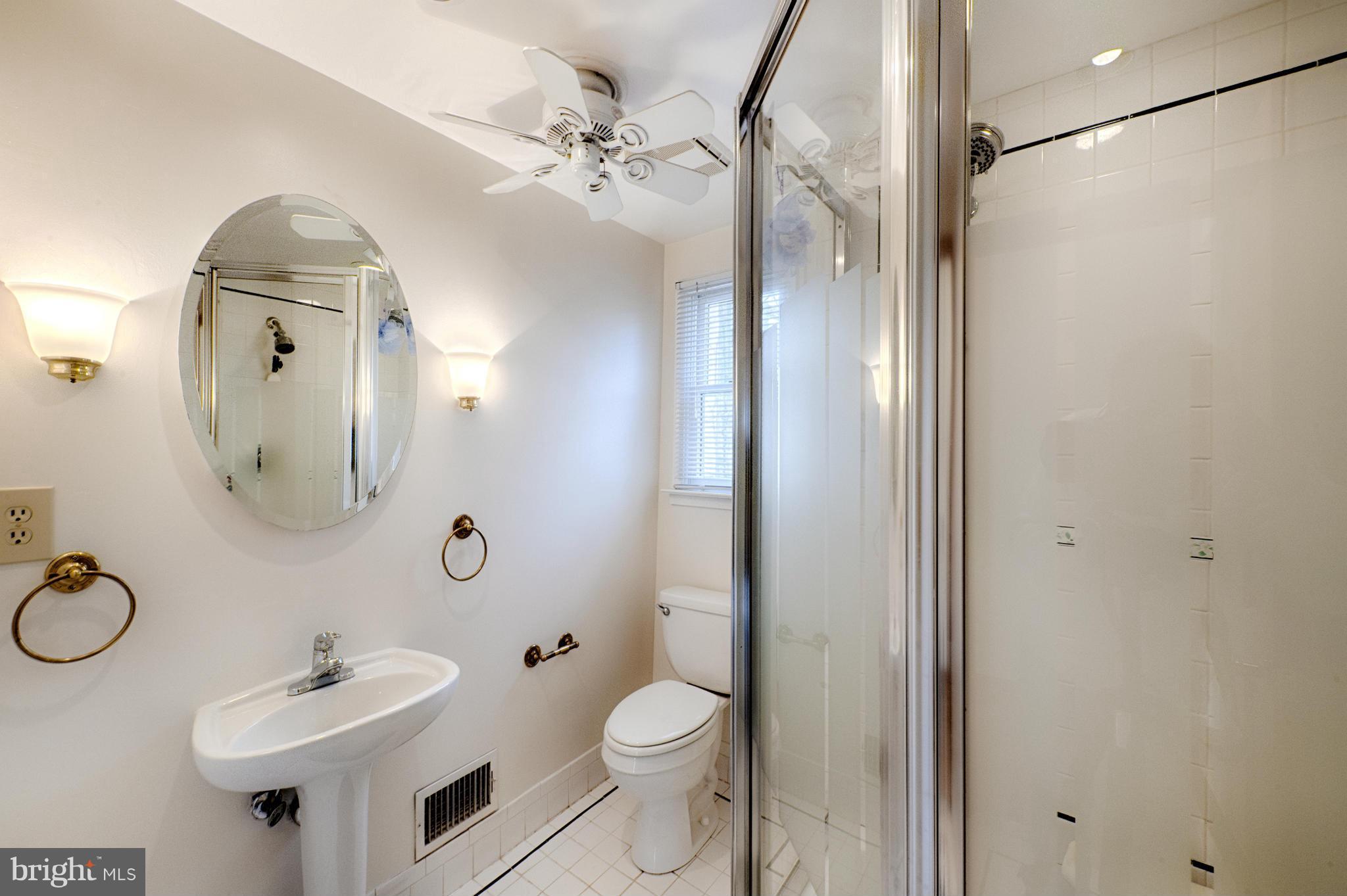 5835 Loreley Beach Road White Marsh, MD 21162 - Photo 22 of 30 Bath