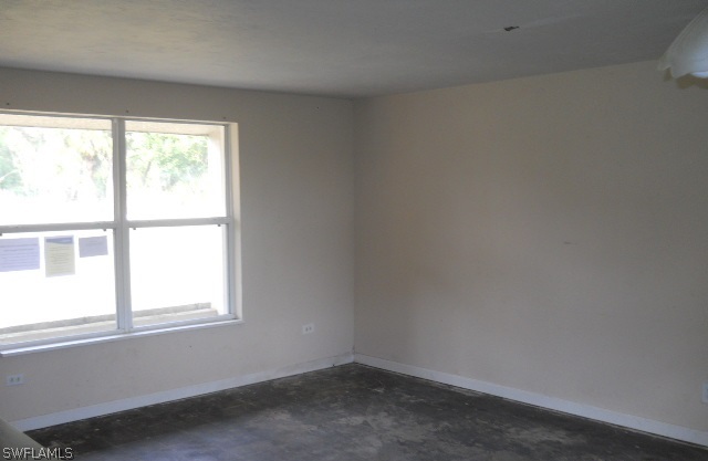 22270 North River Road Alva, FL 33920 - Photo 2 of 11 Gallery Image 2